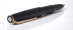 Montblanc 220 Woodgrain Fountain Pen